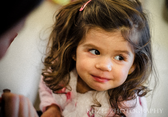 Beautiful little girl with a smile - Belle petite fille avec un sourire