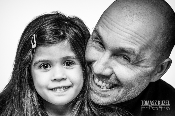 portrait, papa, father, tata, fille, daughter, chauve, hair, long, headshot,, smile, sourire, tomasz kuzel, photography, photographie